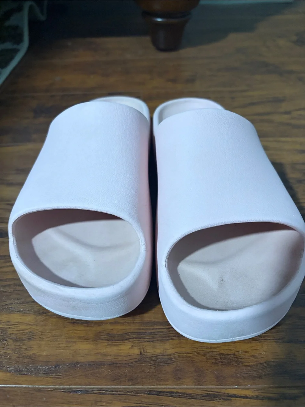 Women’s Slide Sandals in Light Pink